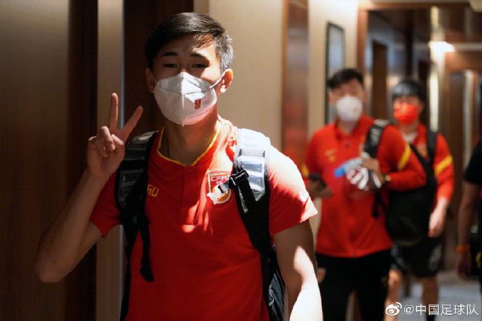 谈队长科克“他是一名出色的球员，他从头到脚、百分之百是马竞人，我认为他的续约没有任何问题。